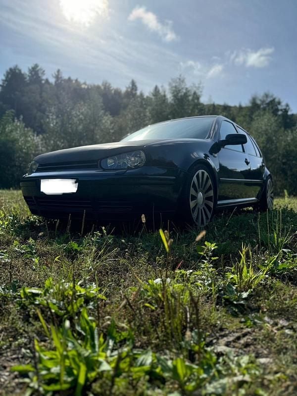 Schwarz Gebraucht 2000 VW Golf IV GTI Kleinwagen | 6.500 € (Teuer) - Bild 1/4
