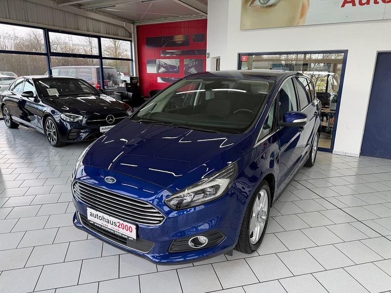Gebraucht Ford S-MAX Titanium 150 PS (110 kW) 2017 Blau Van / Kleinbus