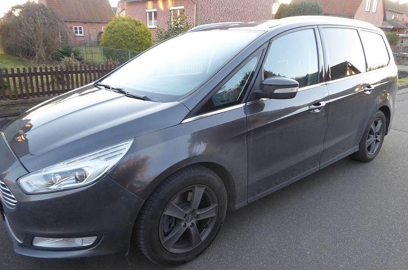 Gebraucht Ford Galaxy Titanium 179 PS (131 kW) 2016 Grau Van / Kleinbus