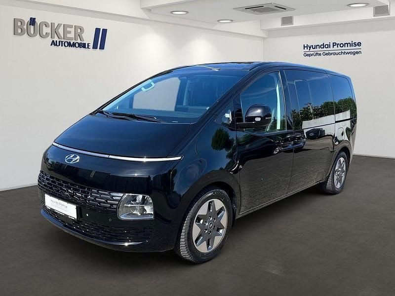 Black metallic Gebraucht 2024 Hyundai Staria Prime Van | 40.980 € (Superpreis) - Bild 1/4