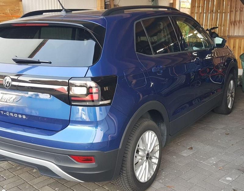 Gebraucht VW T-Cross Move 95 PS (69 kW) 2023 Blau SUV
