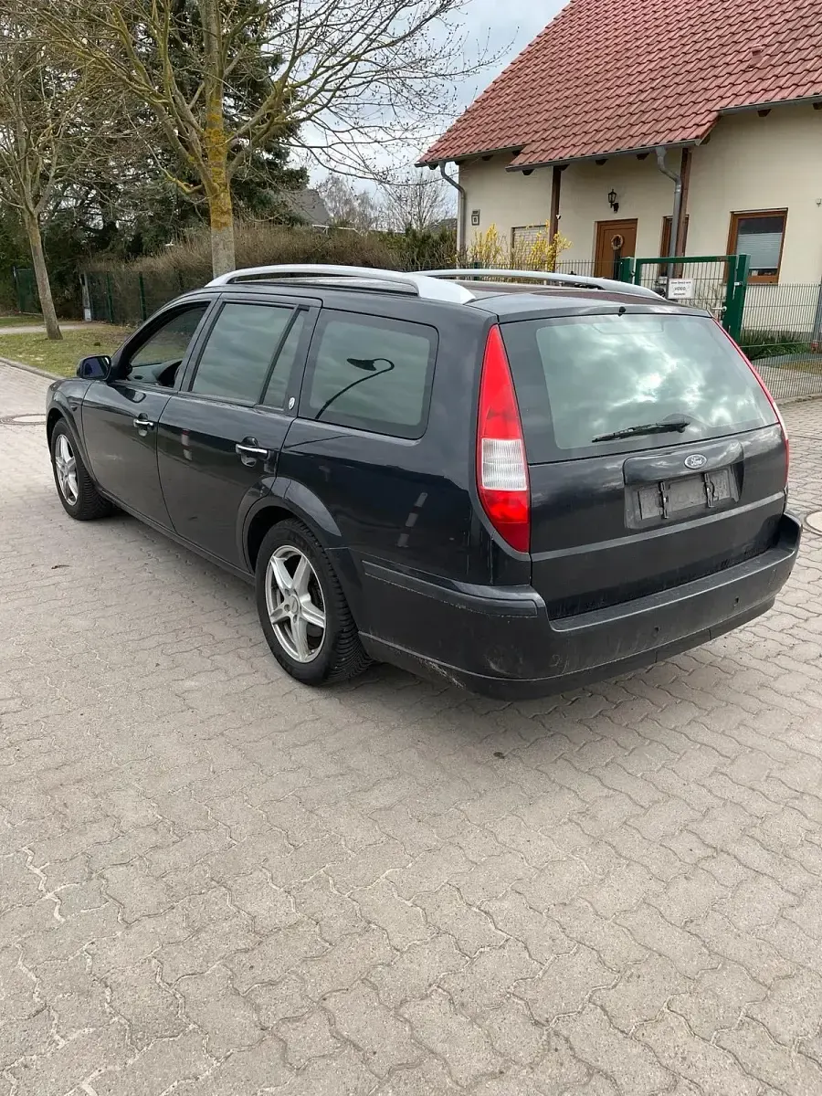 Gebraucht Ford Mondeo Ghia 125 PS (91 kW) 2006 Schwarz Kombi