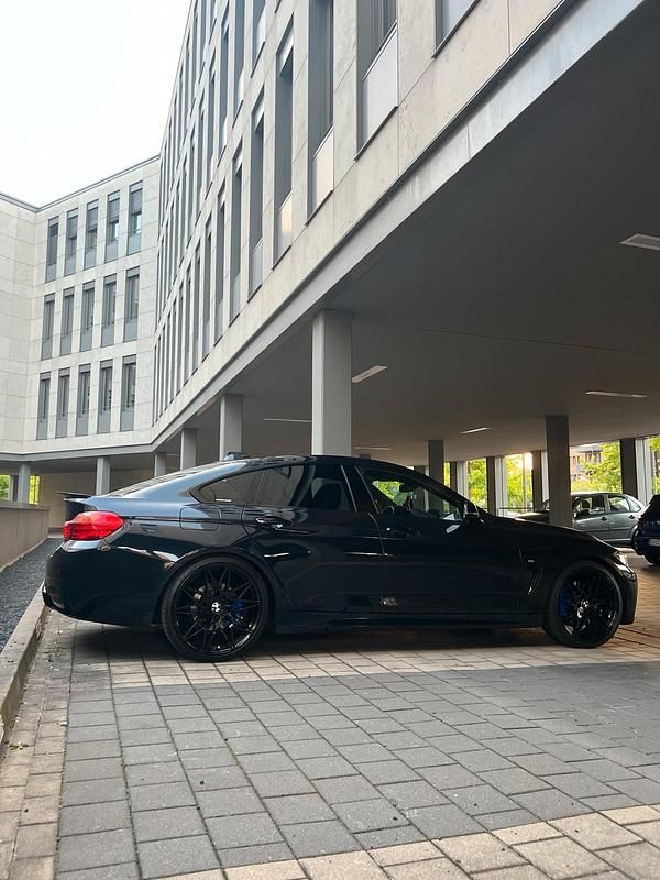 Schwarz Gebraucht 2016 BMW 425 M Sport Coupé | 15.500 € (Fairer Preis) - Bild 1/4