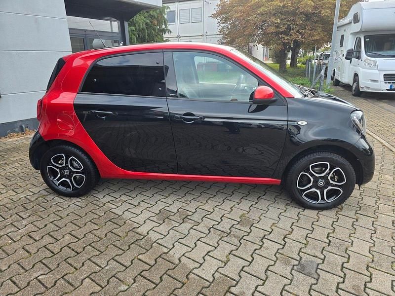 Gebraucht Smart ForFour 90 PS (66 kW) 2019 Rot Kleinwagen