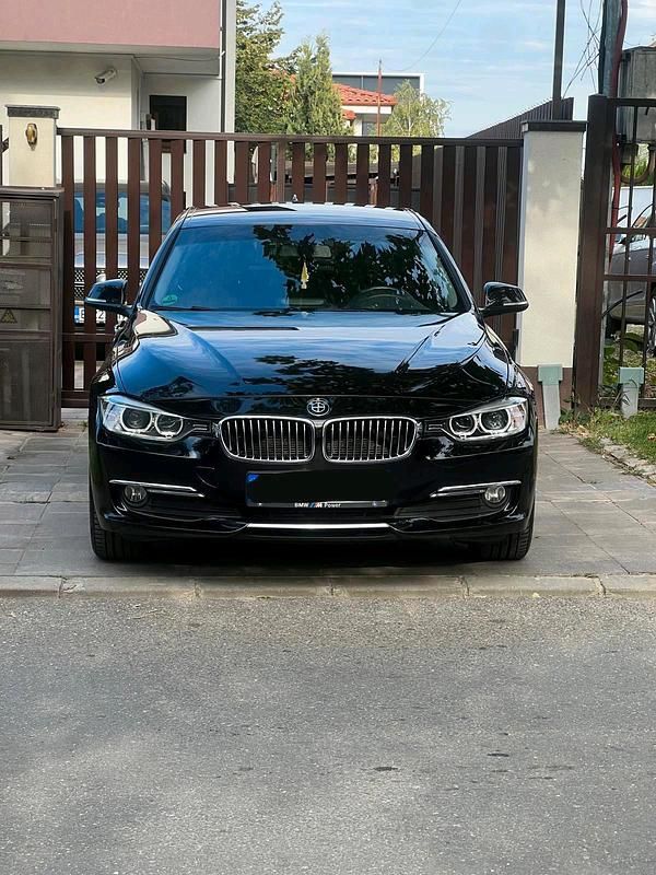 Schwarz Gebraucht 2014 BMW 320 Luxury Line Kombi | 8.900 € (Superpreis) - Bild 1/4