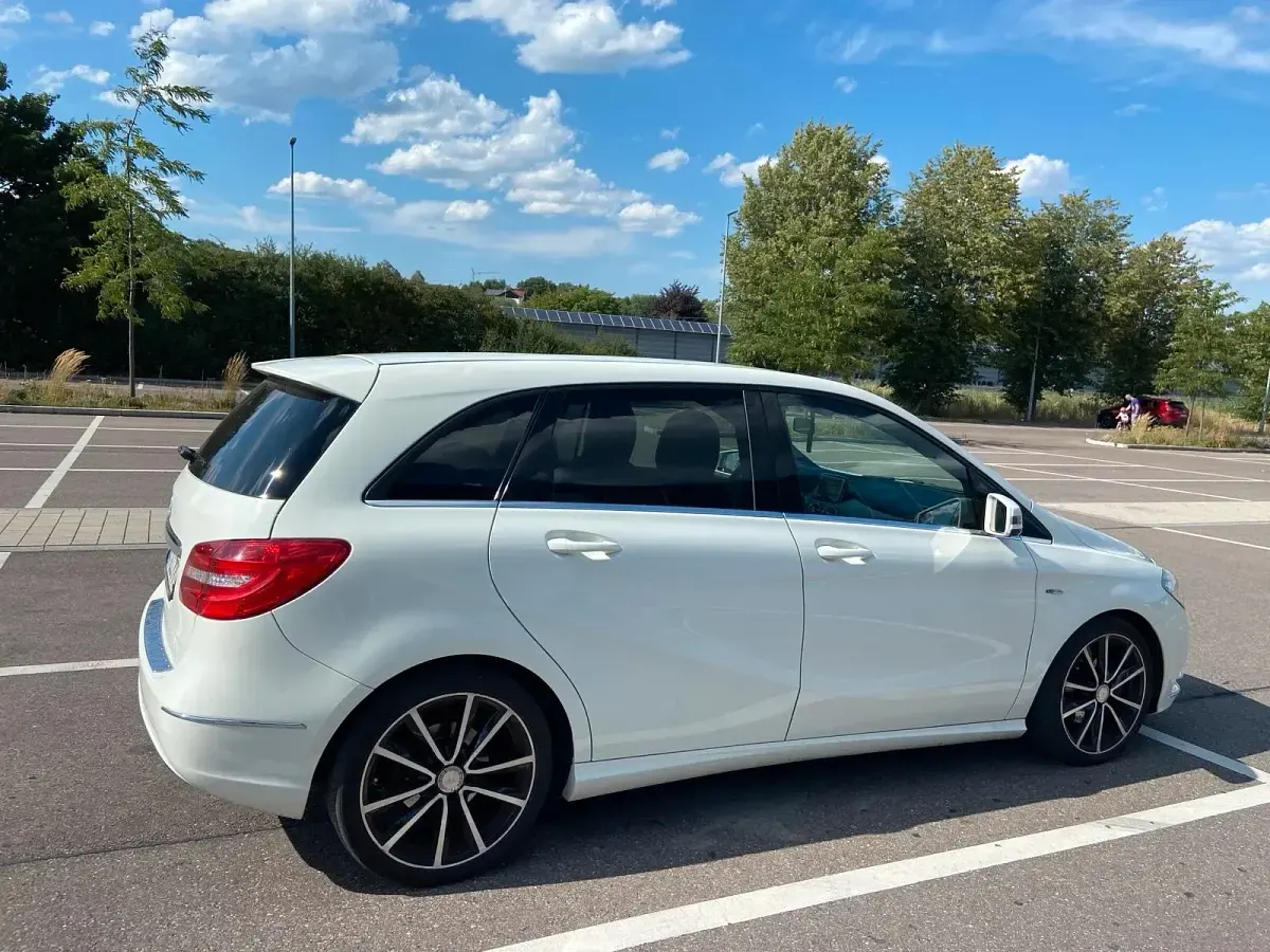 Gebraucht Mercedes B200 2012 Kleinwagen