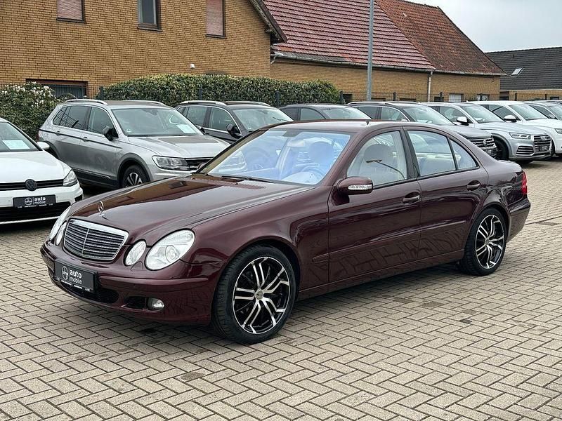 Gebraucht Mercedes E280 190 PS (139 kW) 2005 Rot Limousine