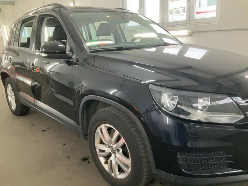 Schwarz Gebraucht 2016 VW Tiguan Trendline SUV | 8.350 € (Superpreis) - Bild 1/4