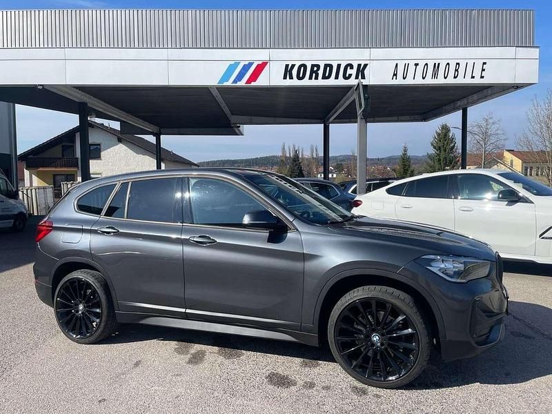 Gebraucht BMW X1 Performance 178 PS (130 kW) 2021 Mineralgrau metallic (b39) SUV
