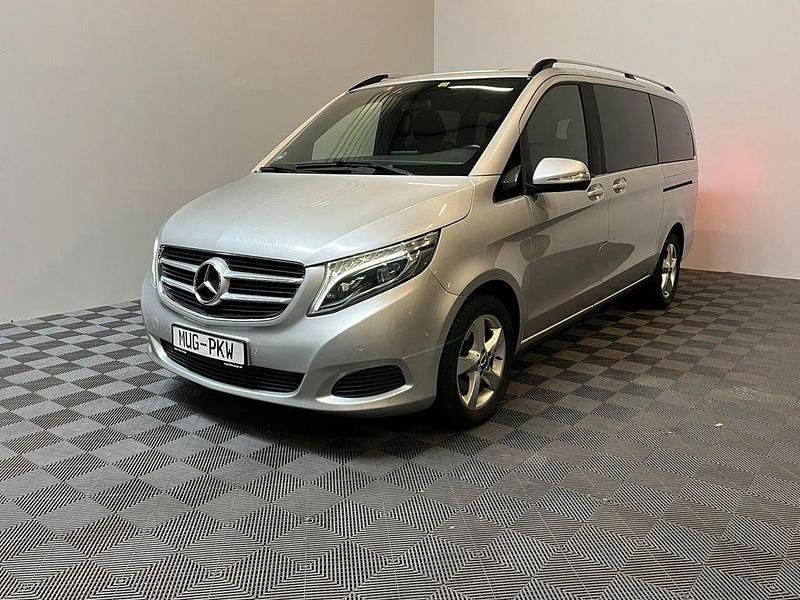 Gebraucht Mercedes V220 Edition 164 PS (120 kW) 2014 Silber Van / Kleinbus