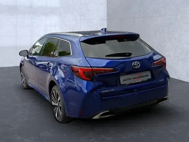 Neu Toyota Corolla 140 PS (102 kW) 2025 Juniper blue Kombi