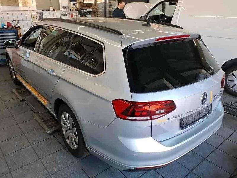 Gebraucht VW Passat Business 150 PS (110 kW) 2020 Reflexsilber metallic Kombi