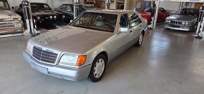 Silber Gebraucht 1992 Mercedes 500 Limousine | 17.900 € - Bild 1/4
