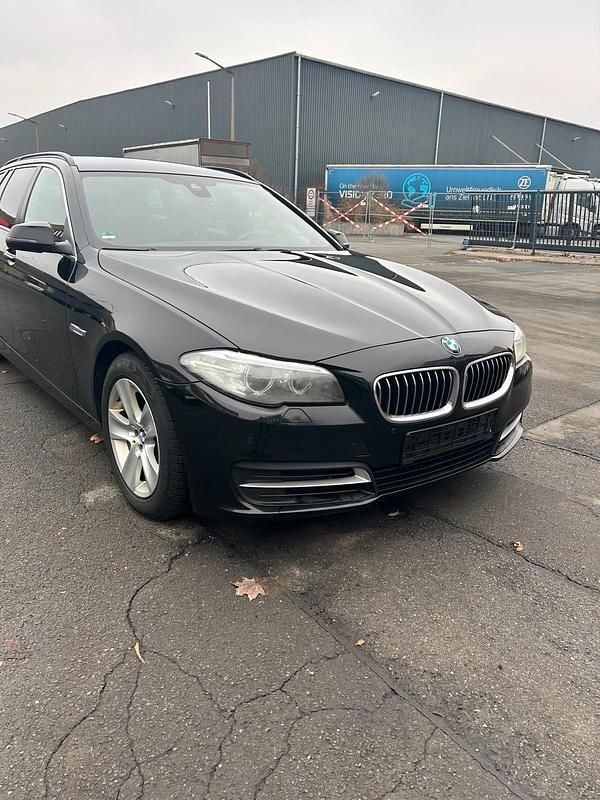 Schwarz Gebraucht 2014 BMW 520 Kombi | 6.800 € (Superpreis) - Bild 1/4