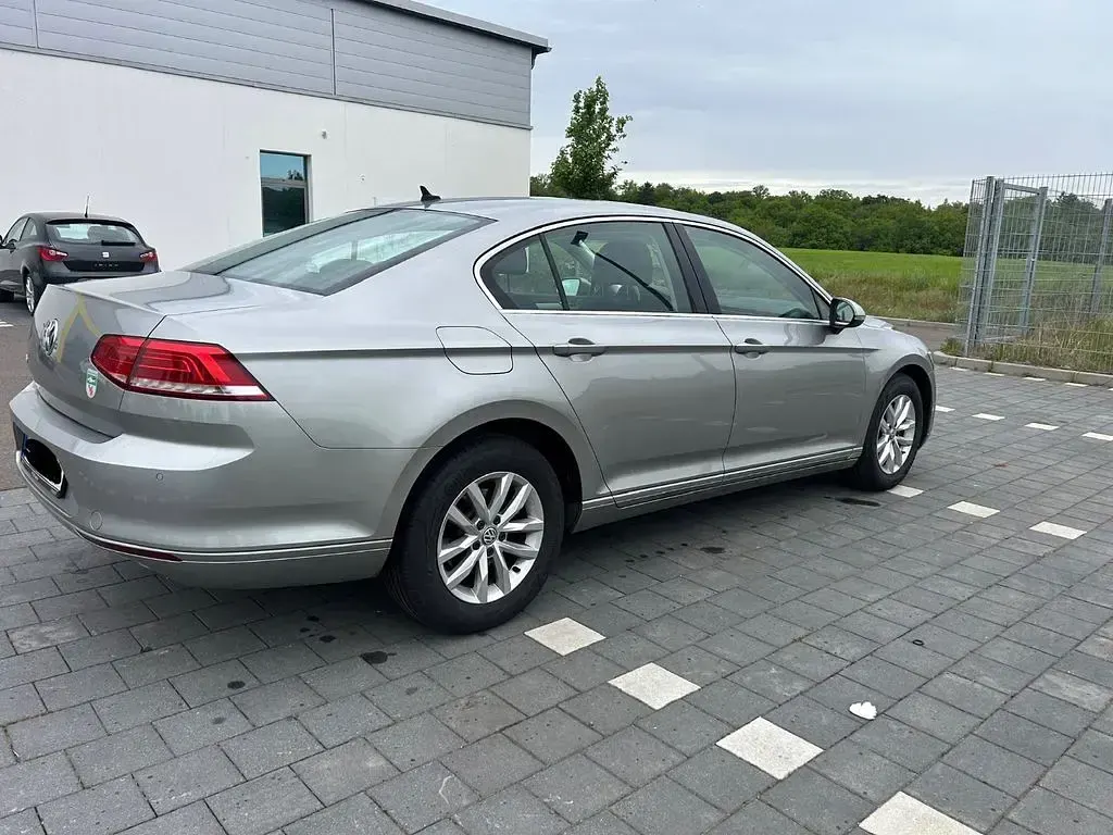Gebraucht VW Passat Comfortline 179 PS (131 kW) 2016 Silber Limousine