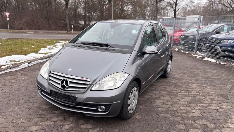 Gebraucht Mercedes A180 109 PS (80 kW) 2009 Grau Kleinwagen