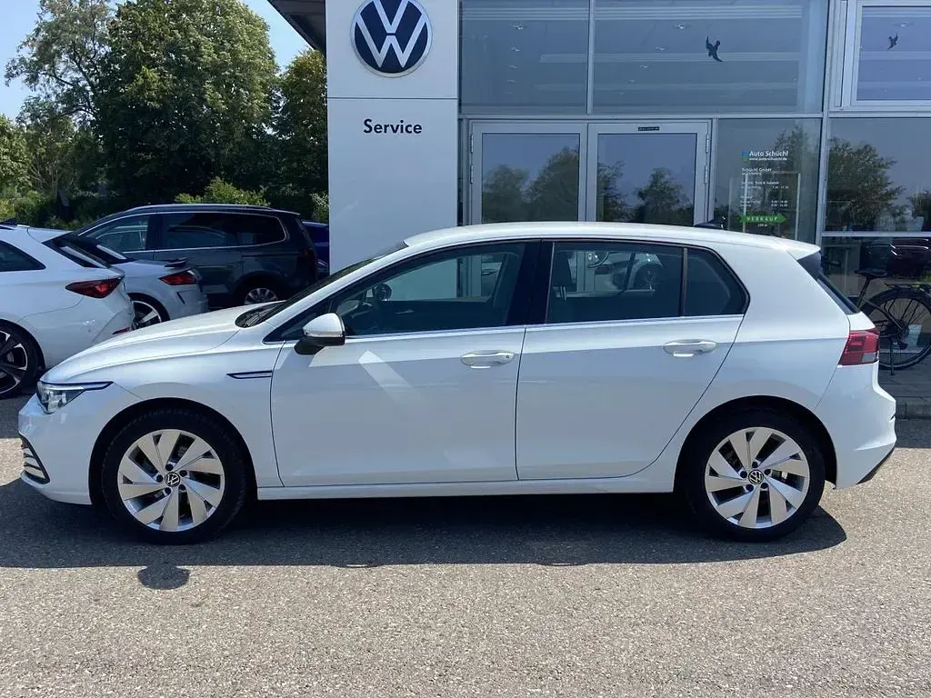 Gebraucht VW Golf VIII Style 131 PS (96 kW) 2024 Weiß Limousine
