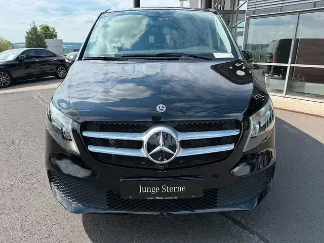 Gebraucht Mercedes V250 190 PS (139 kW) 2024 Schwarz Van / Kleinbus