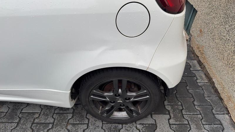 Gebraucht Mitsubishi Colt 95 PS (69 kW) 2010 Weiß Kleinwagen