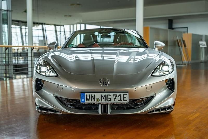 Gebraucht MG Cyberster 375 kW (510 PS) 2025 Silber Cabrio