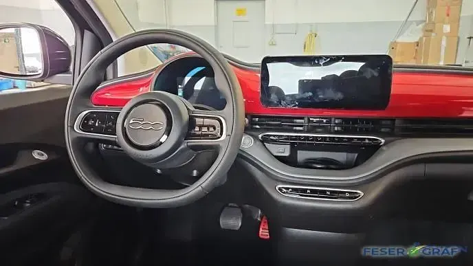 Gebraucht Fiat 500e Red 69 kW (95 PS) 2025 Schwarz Limousine