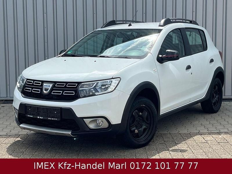 Weiß Gebraucht 2020 Dacia Sandero Stepway Kleinwagen | 8.300 € - Bild 1/4