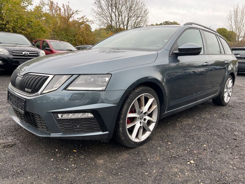 Grau metallic Gebraucht 2018 Skoda Octavia RS Kombi | 17.500 € (Fairer Preis) - Bild 1/4