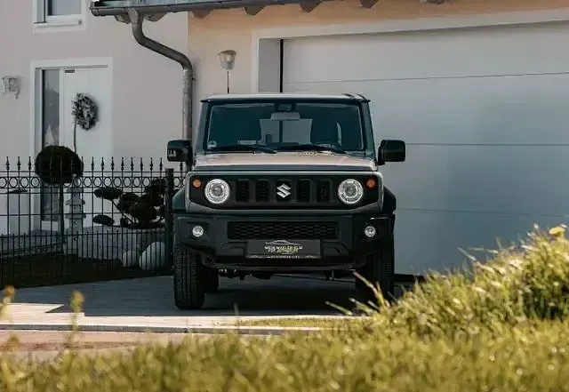 Gebraucht Suzuki Jimny Comfort+ 102 PS (75 kW) 2019 Grau SUV