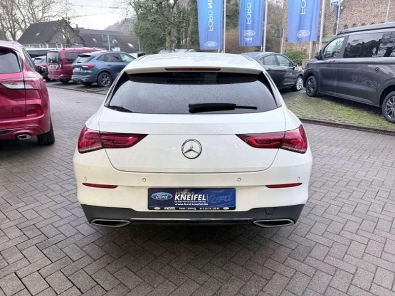 Gebraucht Mercedes CLA200 150 PS (110 kW) 2021 Polarweiss  unilack Kombi