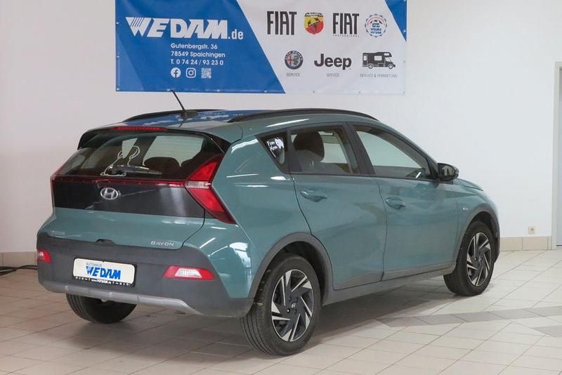 Gebraucht Hyundai Bayon Select 101 PS (74 kW) 2023 Mangrove green SUV