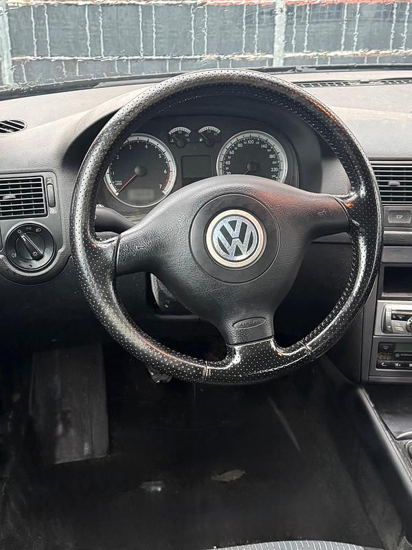 Gebraucht VW Golf IV 75 PS (55 kW) 2003 Schwarz Kleinwagen