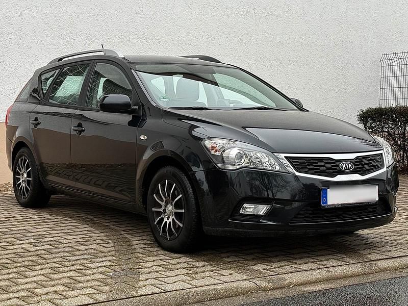 Gebraucht Kia Ceed 90 PS (66 kW) 2010 Grau Kleinwagen
