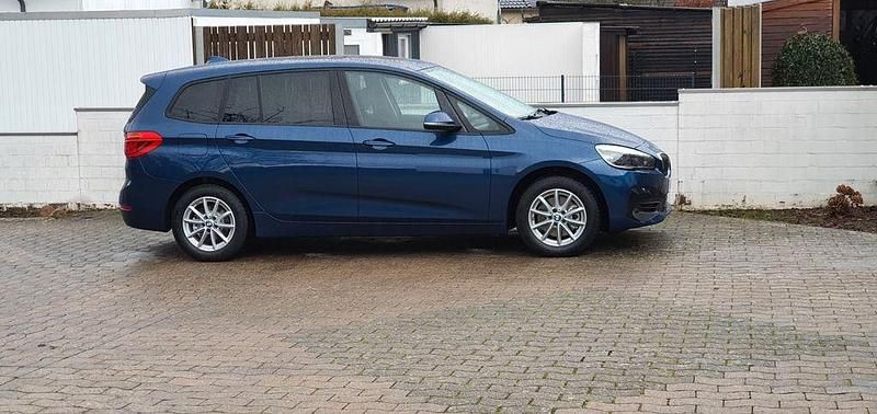 Blau Gebraucht 2022 BMW 218 Performance Kombi | 19.999 € (Guter Preis) - Bild 1/3