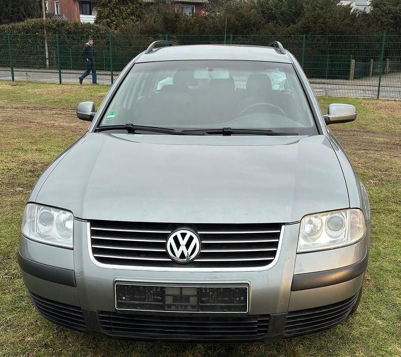 Gebraucht VW Passat Basis 102 PS (75 kW) 2002 Grau Kombi