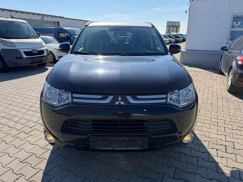 Gebraucht Mitsubishi Outlander Invite 150 PS (110 kW) 2013 Schwarz SUV