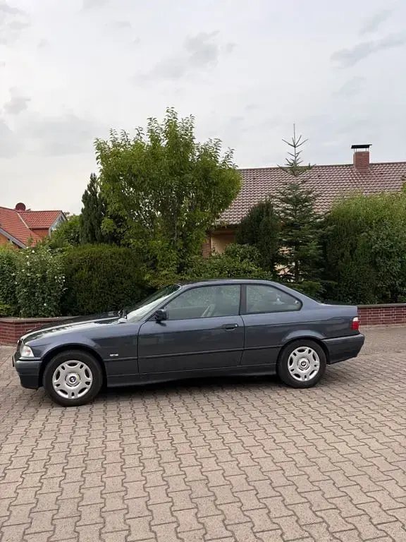 Gebraucht BMW 320 150 PS (110 kW) 1997 Grau Coupé