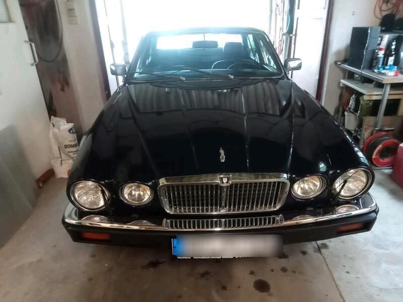 Blau Gebraucht 1979 Jaguar XJ12 Limousine | 9.500 € - Bild 1/4