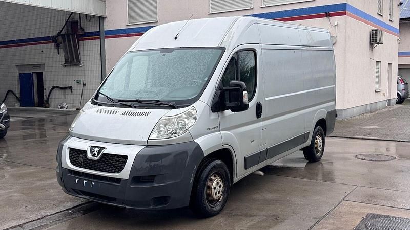 Gebraucht Peugeot Boxer 120 PS (88 kW) 2010 Grau Van
