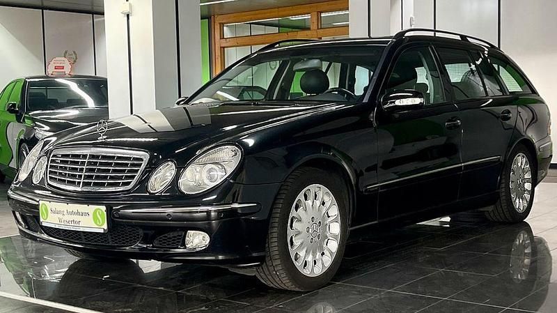 Schwarz Gebraucht 2004 Mercedes E500 Limousine | 9.990 € (Fairer Preis) - Bild 1/4