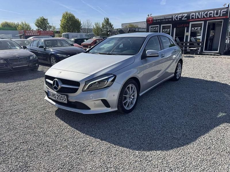 Gebraucht Mercedes A200 156 PS (114 kW) 2017 Polarsilber  metalliclack Kleinwagen