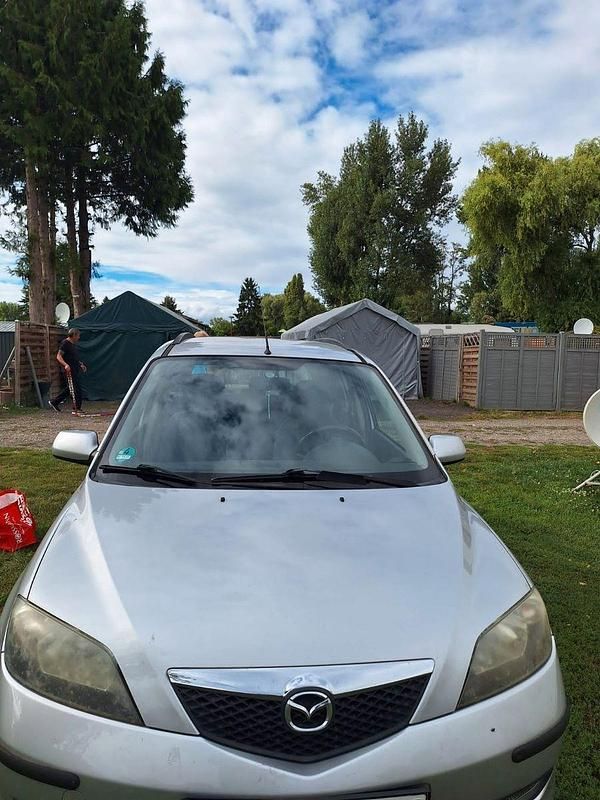 Silber Gebraucht 2004 Mazda 2 Active Limousine | 1.650 € (Fairer Preis) - Bild 1/4