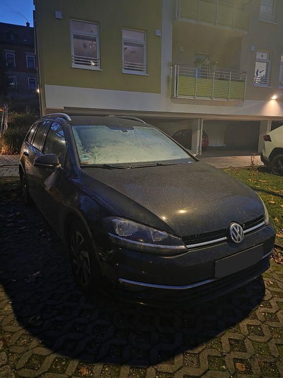 Schwarz Gebraucht 2018 VW Golf VII Sound Kombi | 10.200 € (Fairer Preis) - Bild 1/4