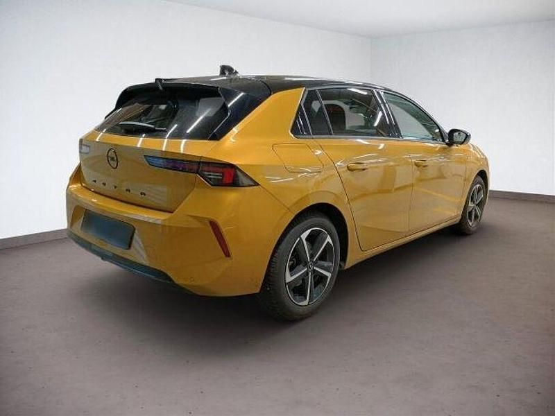 Gebraucht Opel Astra 131 PS (96 kW) 2024 Kult gelb Limousine
