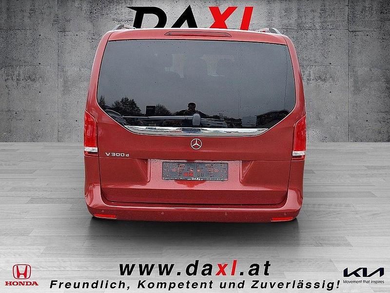 Gebraucht Mercedes V300 Premium 237 PS (174 kW) 2020 Rot Van / Kleinbus