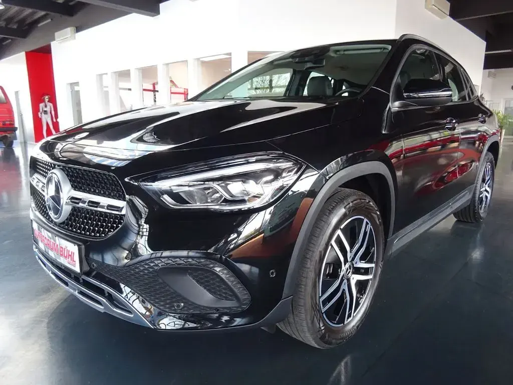 Gebraucht Mercedes GLA180 Progressive 136 PS (100 kW) 2022 Schwarz SUV