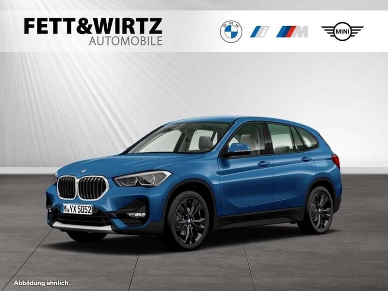 Phytonicblau metallic Gebraucht 2021 BMW X1 Sport Line SUV | 27.990 € (Fairer Preis) - Bild 1/3