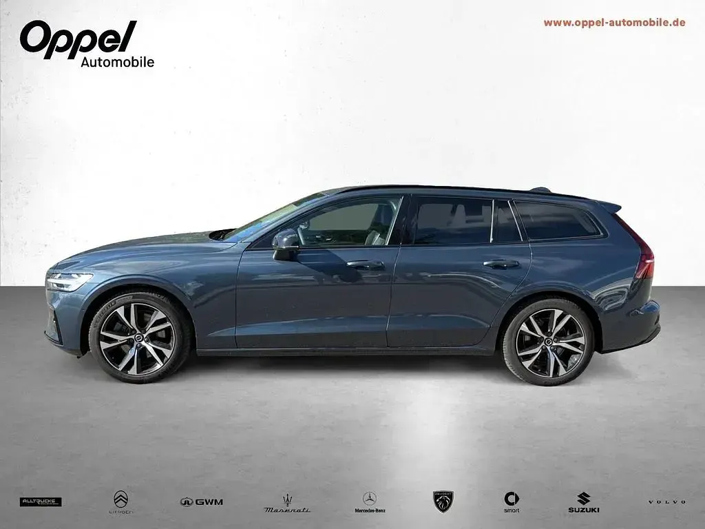 Gebraucht Volvo V60 Plus 197 PS (144 kW) 2023 Blau Kombi