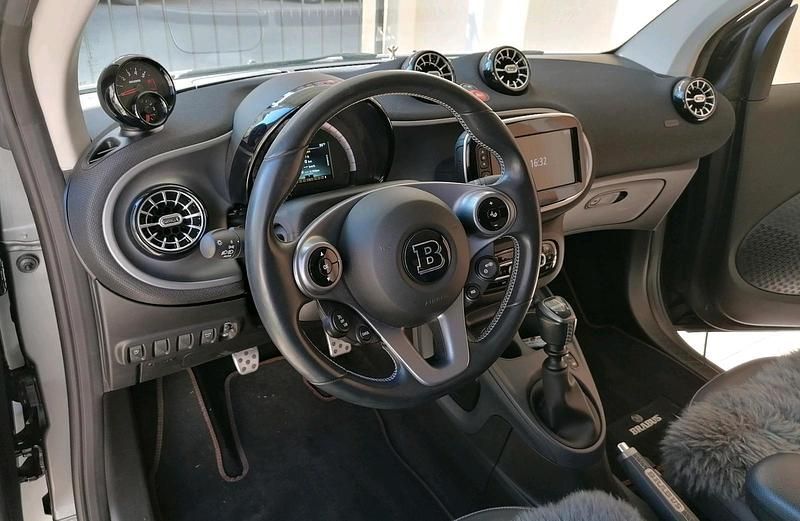 Gebraucht Smart ForTwo Cabrio Brabus 90 PS (66 kW) 2018 Weiß Cabrio