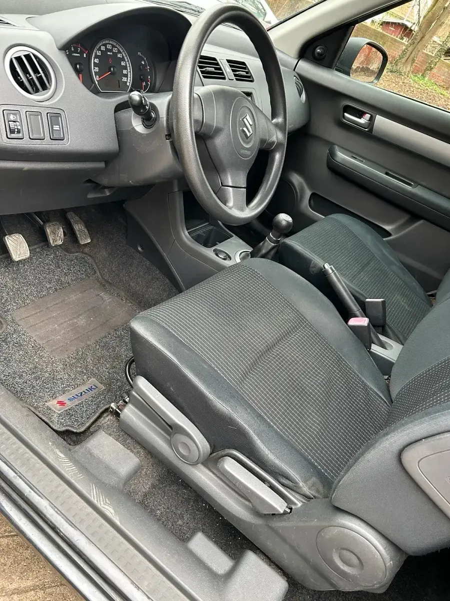 Gebraucht Suzuki Swift 93 PS (68 kW) 2005 Schwarz Kleinwagen