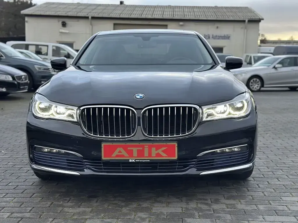 Gebraucht BMW 730 265 PS (194 kW) 2016 Black sapphire Limousine